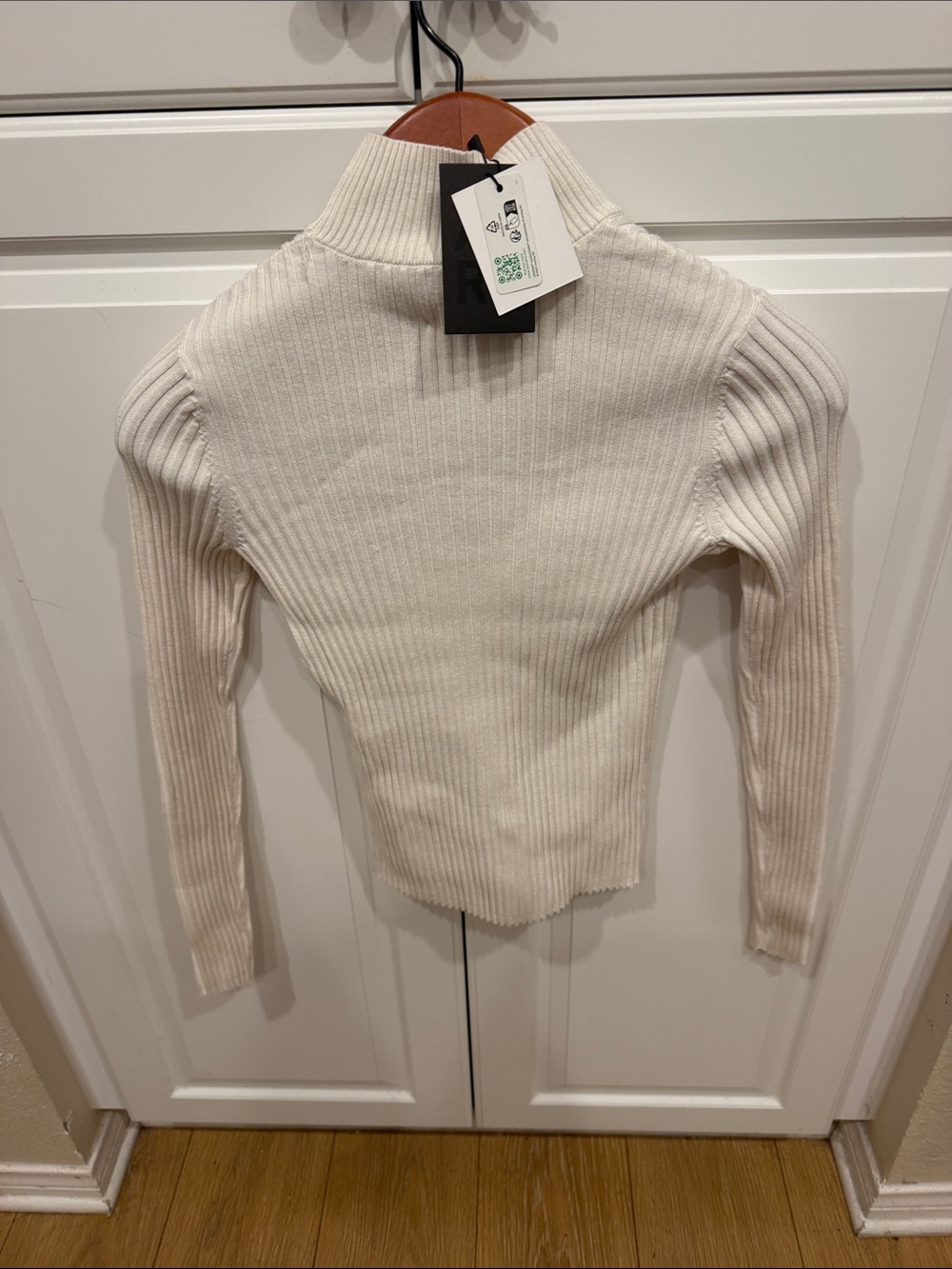 Alp N Rock Cream Ribbed Turtleneck Sweater with Black Center Panel - Picture 5 of 5